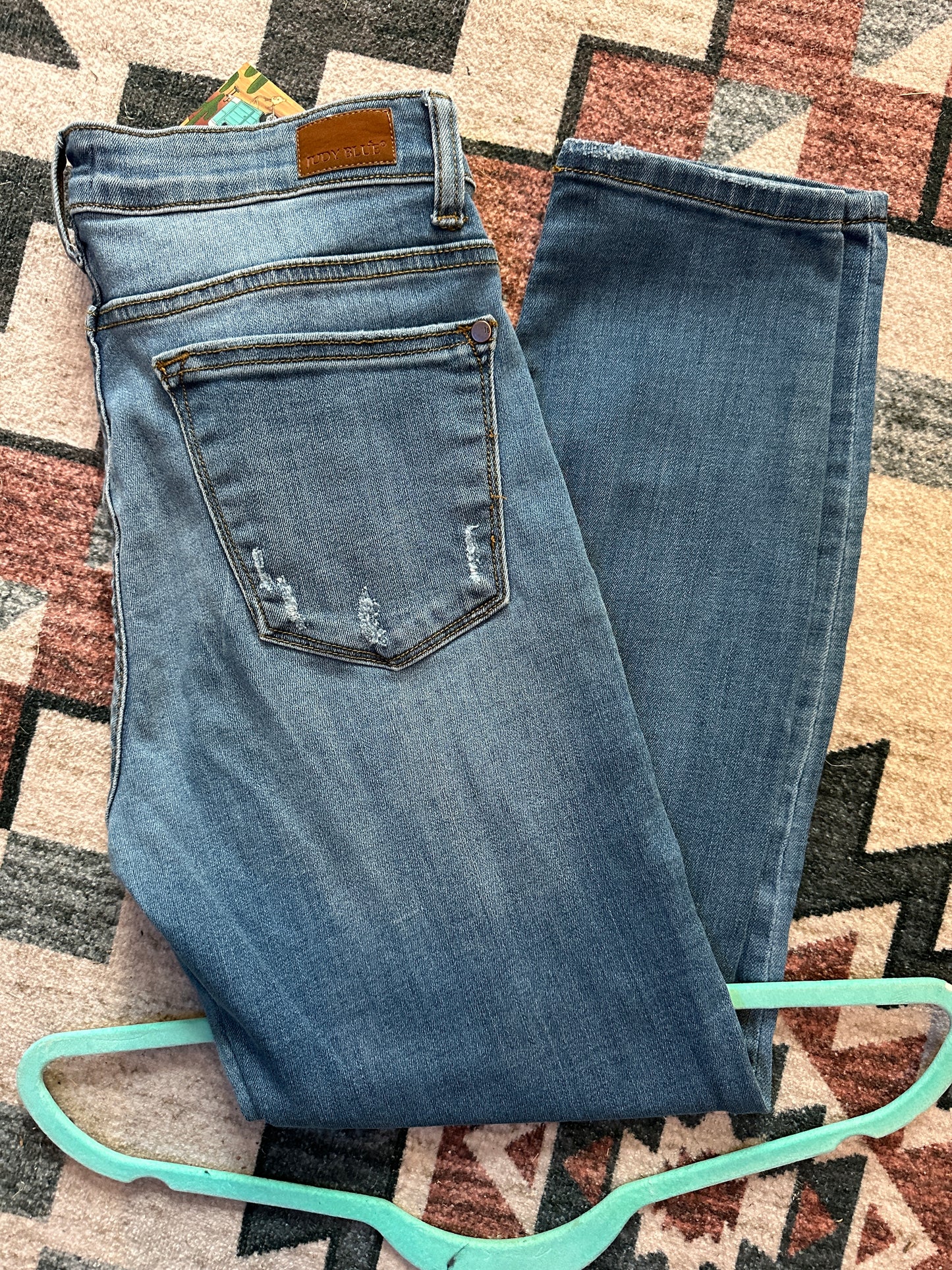 Judy Blue Light Wash Skinnies SIZE 11/30